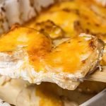 "Papas" gratinadas Keto fáciles (nunca adivinarás nuestro ingrediente secreto)
