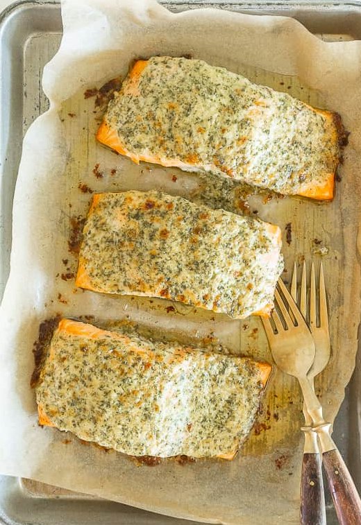 Receta de Salmón al Horno con ajo y Parmesano Keto