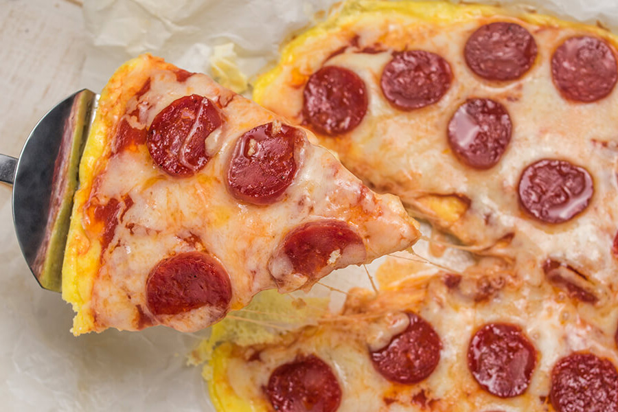Pizza Omelet de Pepperoni con Bajo Contenido de Carboratos